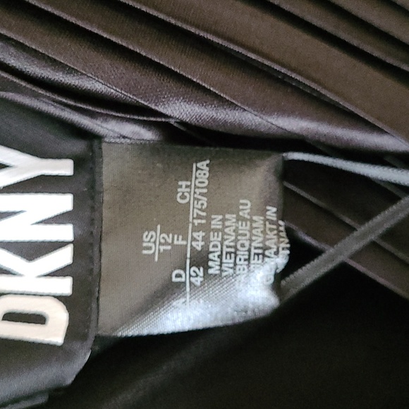 DKNY Pleated Jersey and Faux Leather-Trim Jumpsuit - Picture 5 of 8